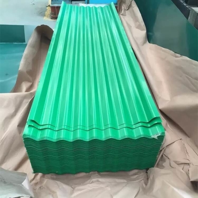 El verde cubierto primero de la hoja 30-600g/M2 del soldado enrollado en el ejército de HRB 85 acanaló cubrir las hojas