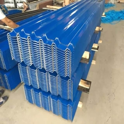 El tejado azul del metal del ISO 18001 JIS artesona el color 7-30um cubrió las hojas acanaladas