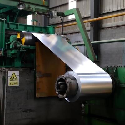 DX51D galvanizó el rollo de acero Z275 ISO9001 30-200g galvanizado arrolla común